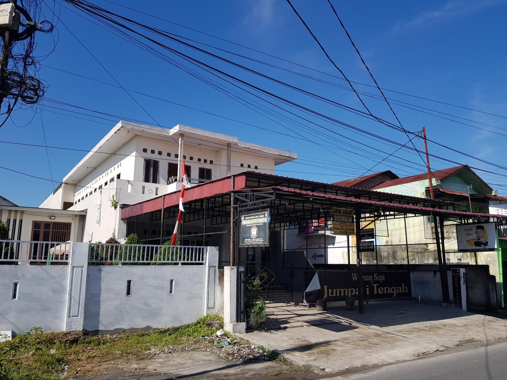 Oyo 93162 Cempaka Syariah Hotel Medan Luaran gambar